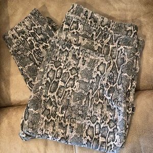 Jean-ish® Ankle Leggings